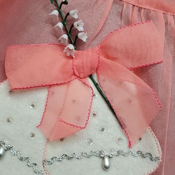 Christmas apron, home made and very lovely. Bells and bows. Peack and wh… - Picture 12 of 12
